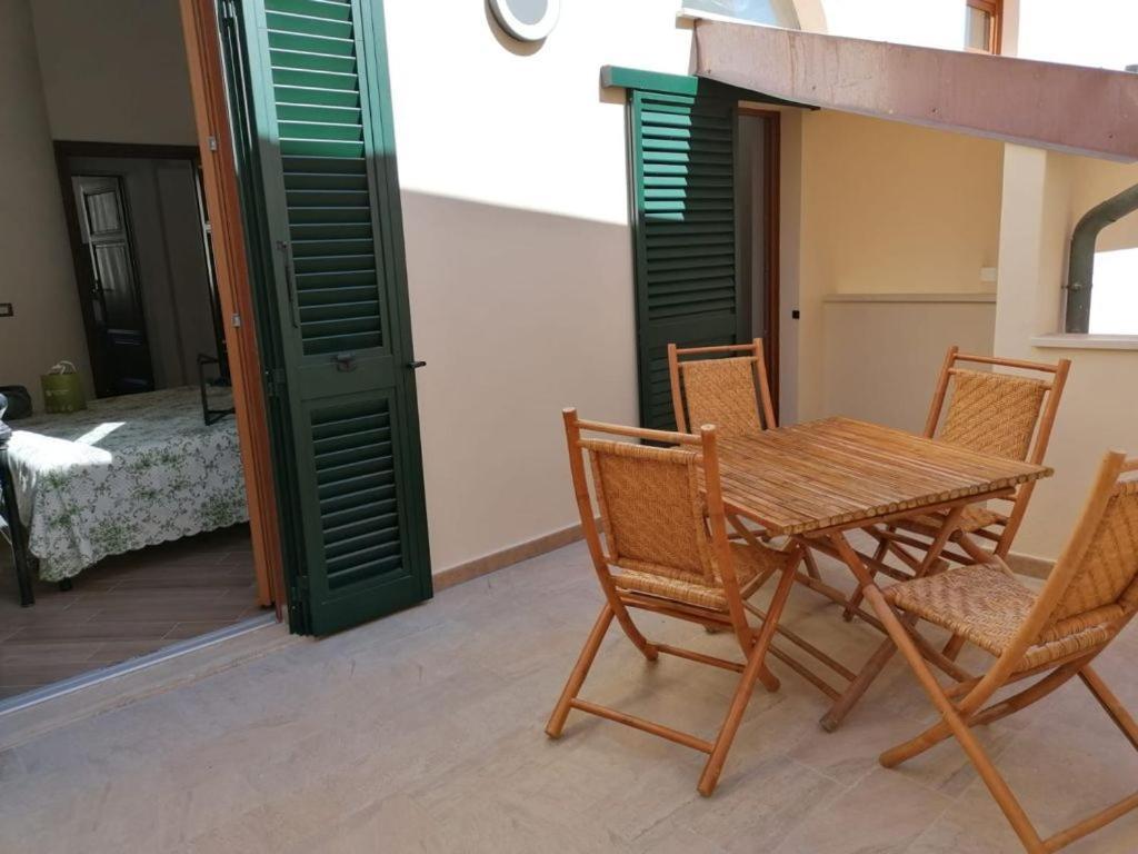 Valeria San Vincenzo Apartment Exteriör bild